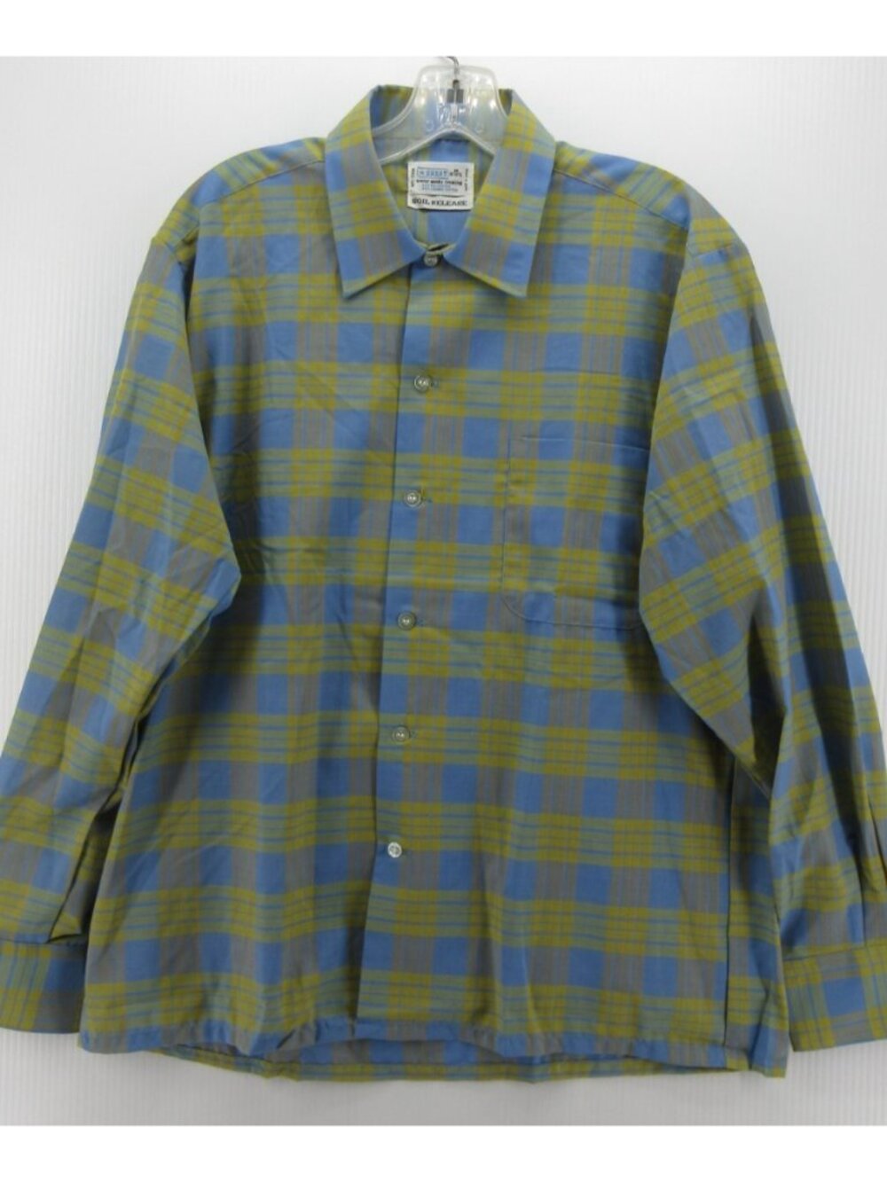 VINTAGE Brent Shirt Medium 70s Disco Leisure Button Down Plaid Woven